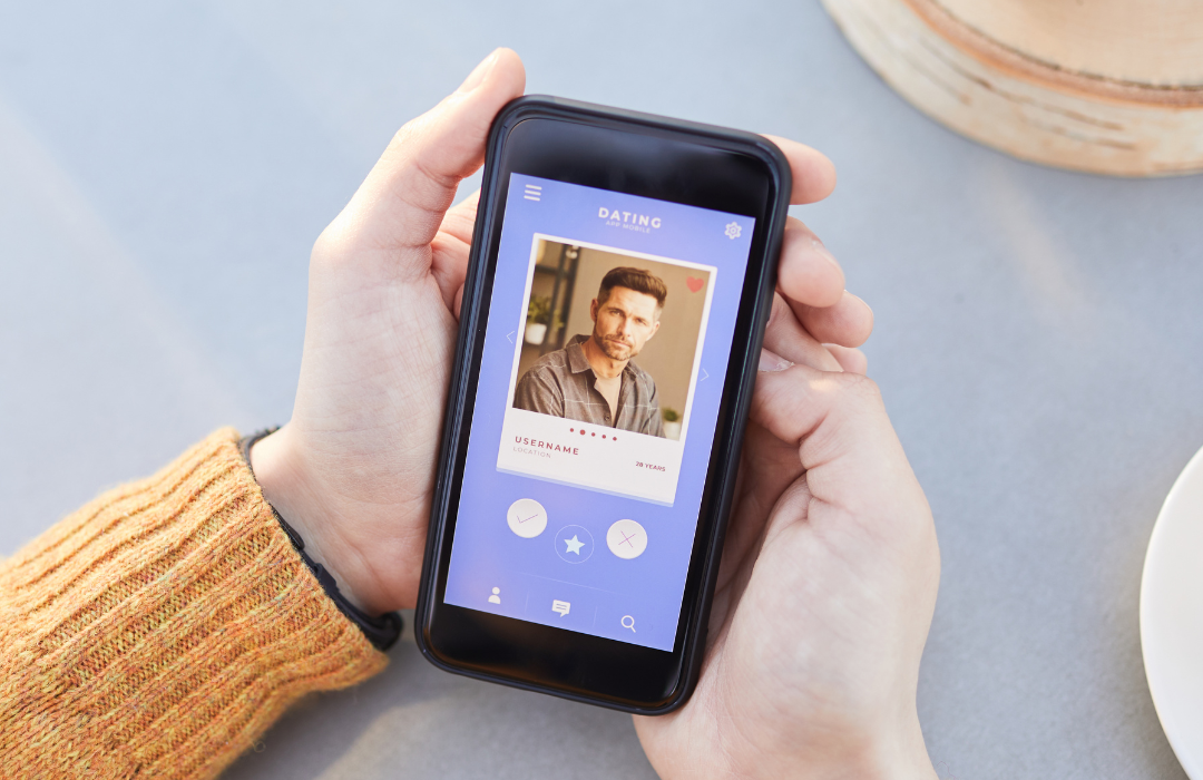 Online Dating: The Basics Before Getting Into Relationships Online